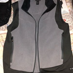 Rei vest